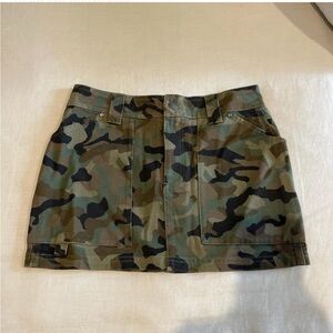 Afends Women’s Hidden Low Rise Workwear Skirt - Camo XS